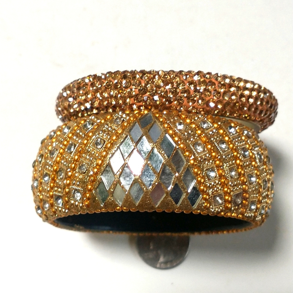 Set of two glitzy cuff bracelets 3"